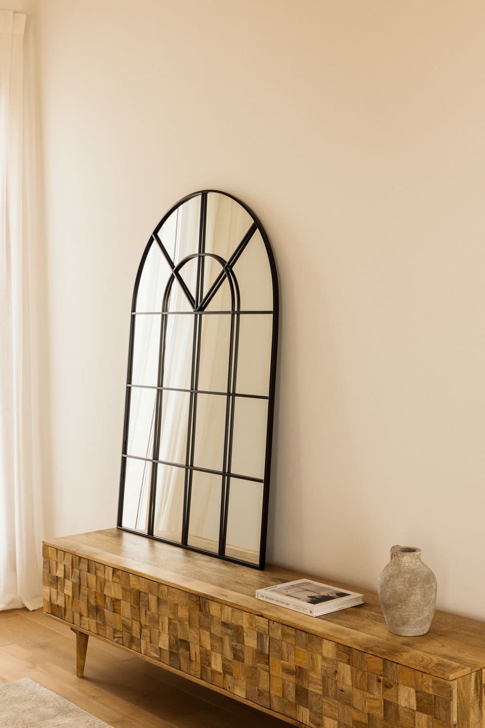 Paola metalen wandspiegel met raameffect (90x135 cm), galerij beeld 1