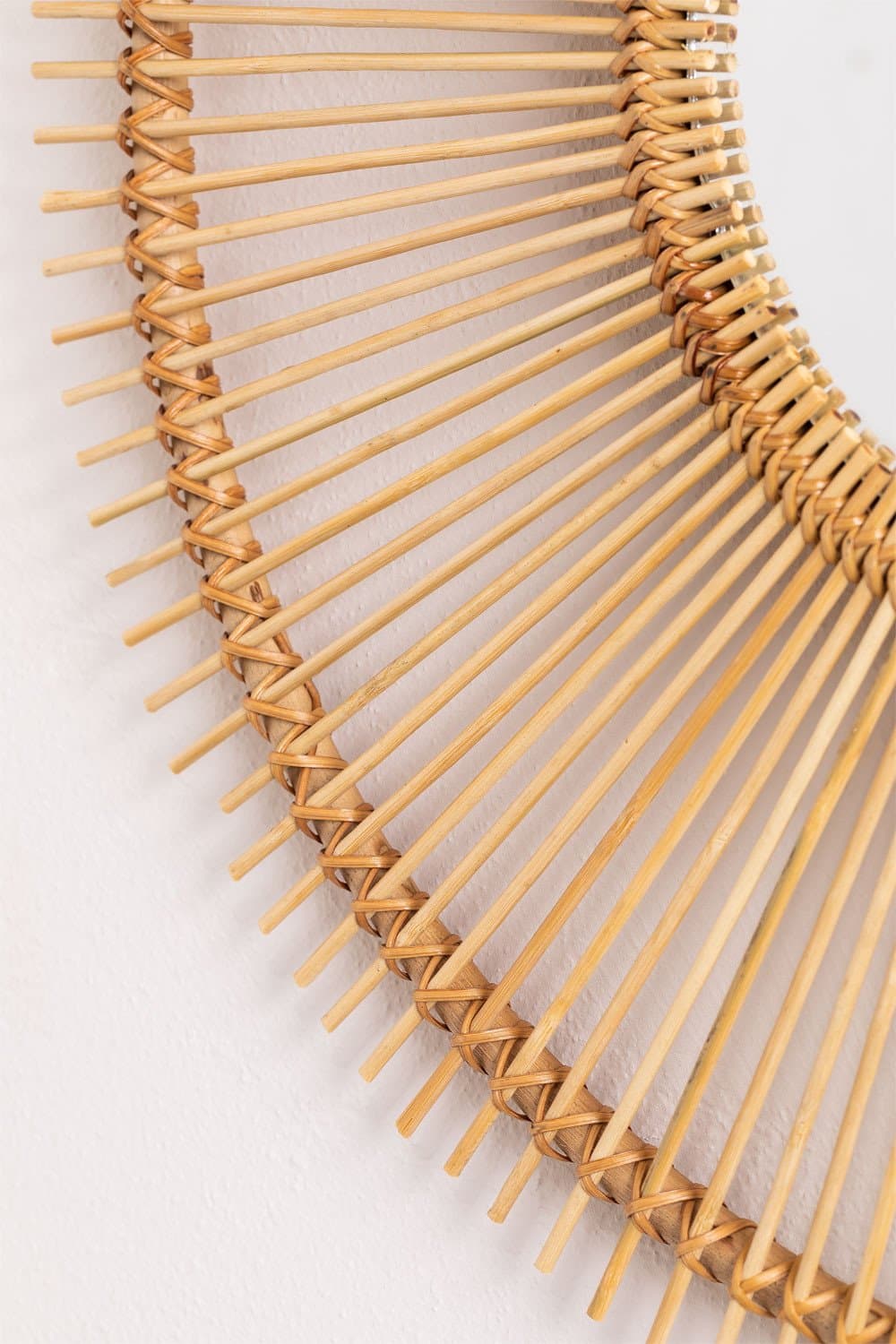 Ronde wandspiegel van Biok rotan, galerij beeld 3