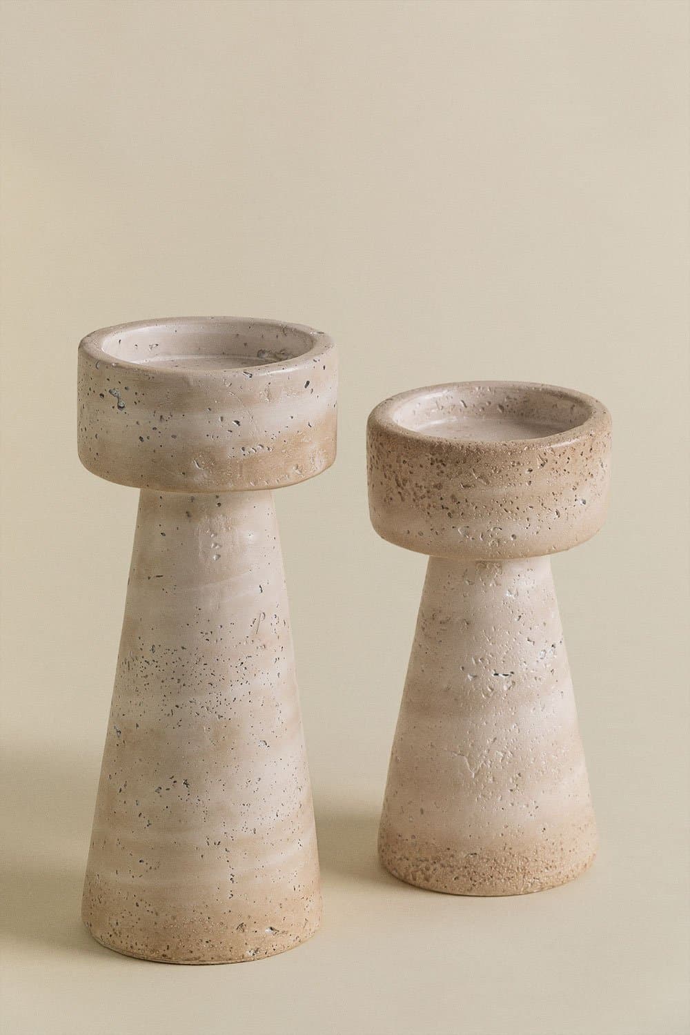 Kandelaar in Cement Aumont, galerij beeld 5