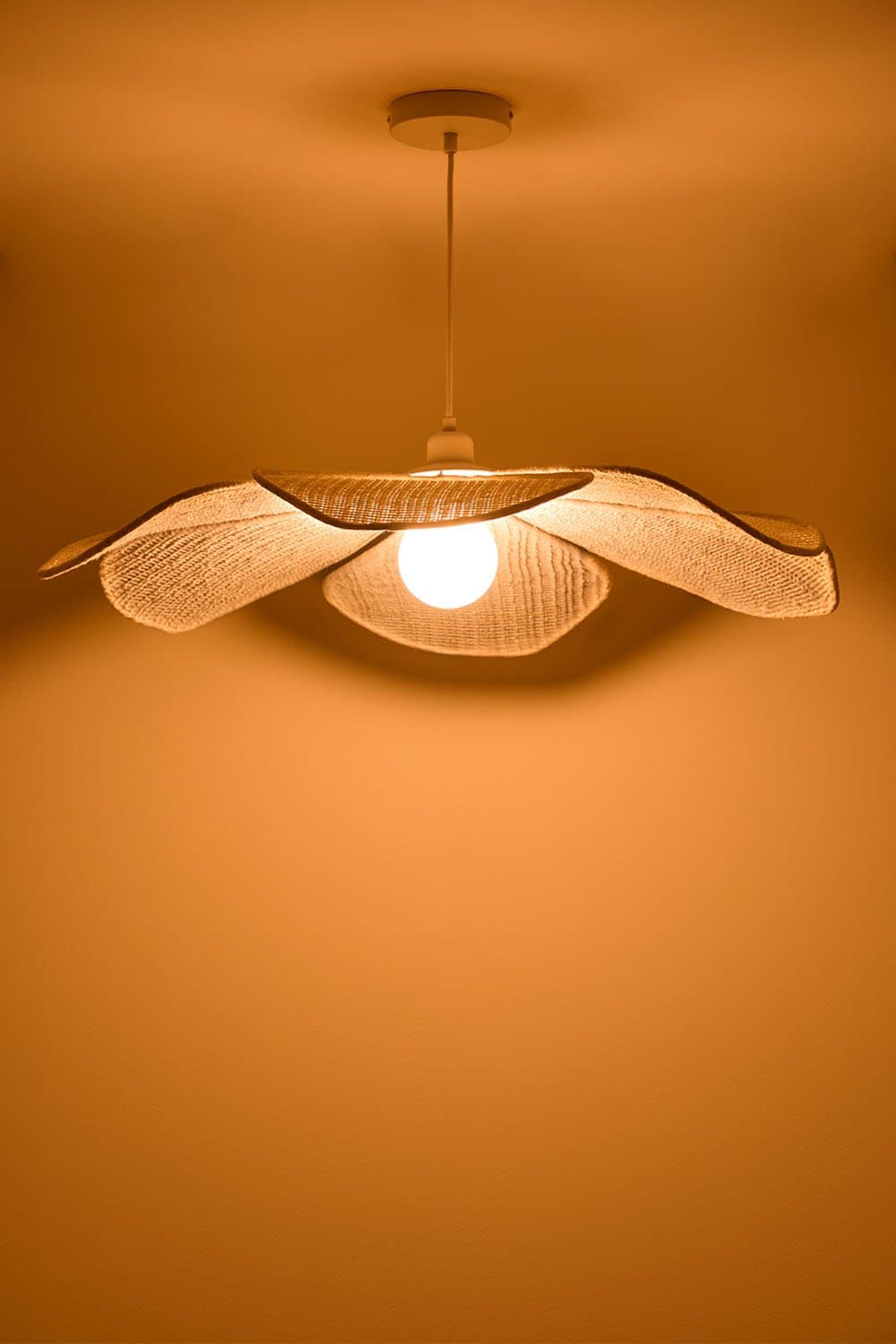 Plafondlamp van crèmekleurig beige linnen en katoen Ø75 cm Benavid, galerij beeld 5