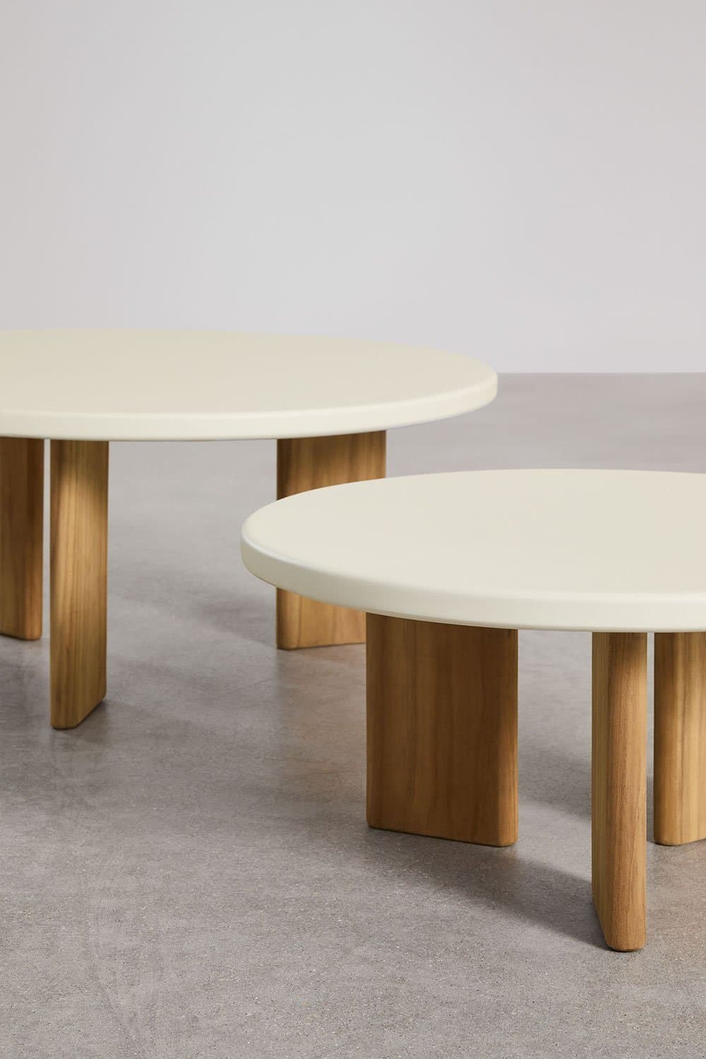 Tuinset met 3-zits bank in bouclé stof, 2 salontafels en 2 fauteuils in aluminium Yervin, galerij beeld 13