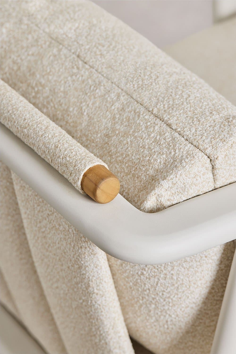 Tuinset met 3-zits bank in bouclé stof, 2 salontafels en 2 fauteuils in aluminium Yervin, galerij beeld 8